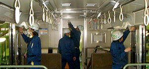 �������